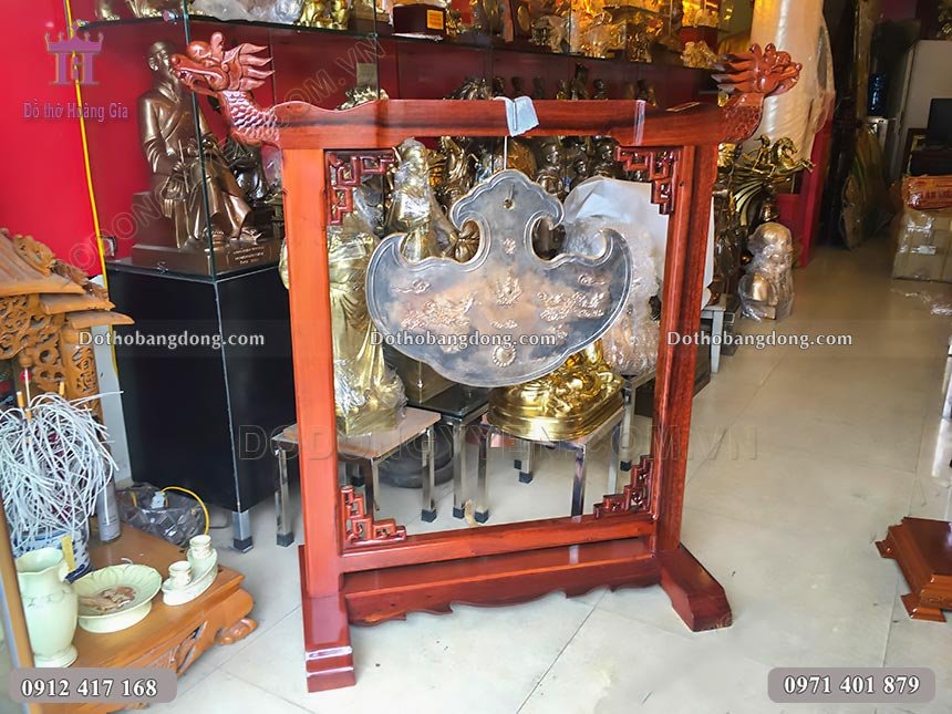 Chiêng đồng được sử dụng như một loại nhạc khí trong lễ tế