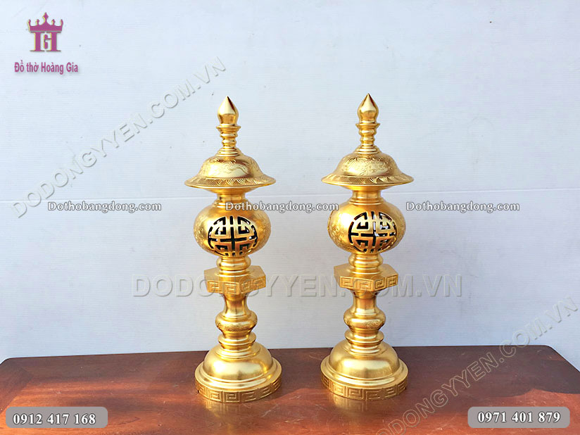 Đèn thờ bằng đồng mạ vàng 24K là sản phẩm thờ cúng cao cấp tại Hoàng Gia
