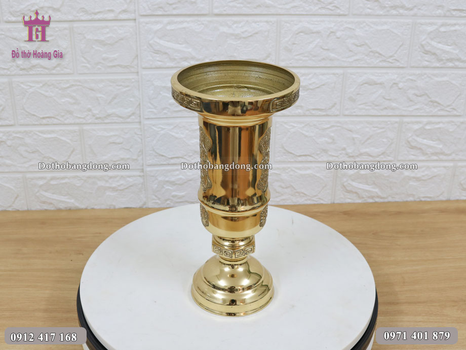 Ống hương bằng đồng cao 28cm phù hợp cho nhiều ban thờ cúng